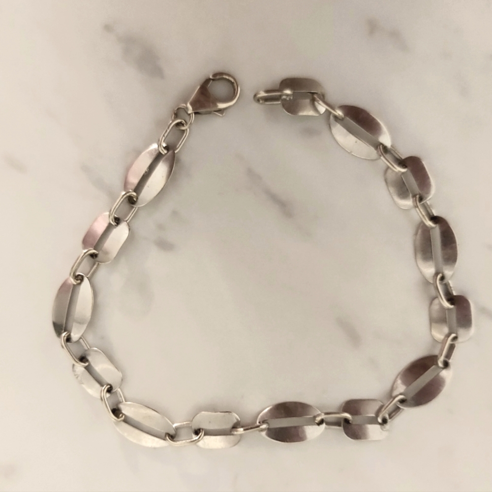 🩵 Beautiful 18k White Gold Link Bracelet.